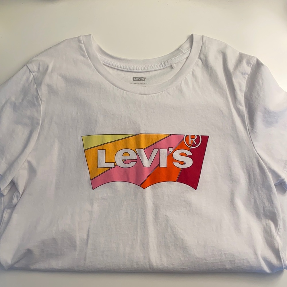 White Levi's T-shirt with colorful logo Size Small